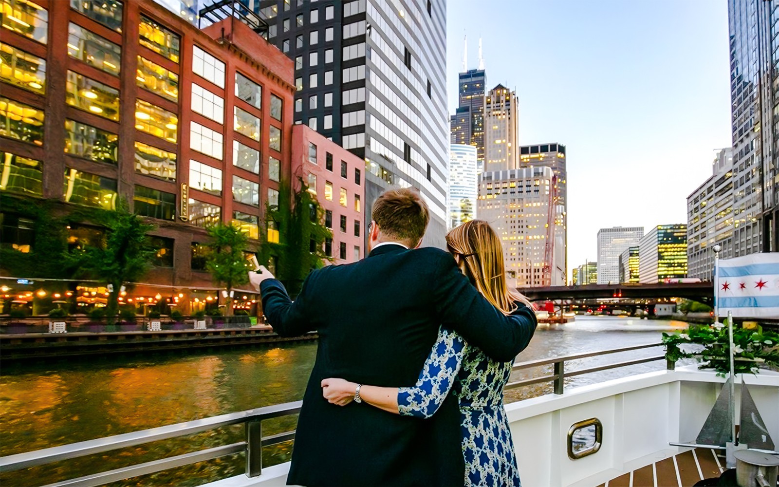 90-min Scenic Sunset Lake Michigan Cruise by Wendella