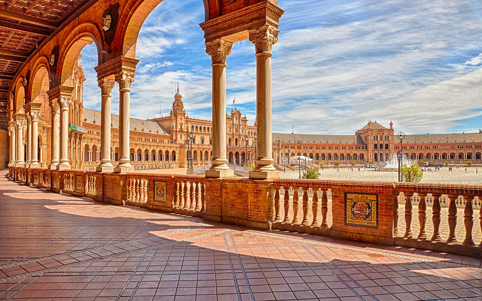 2-Hour Guided Tour of María Luisa Park and Spain Square