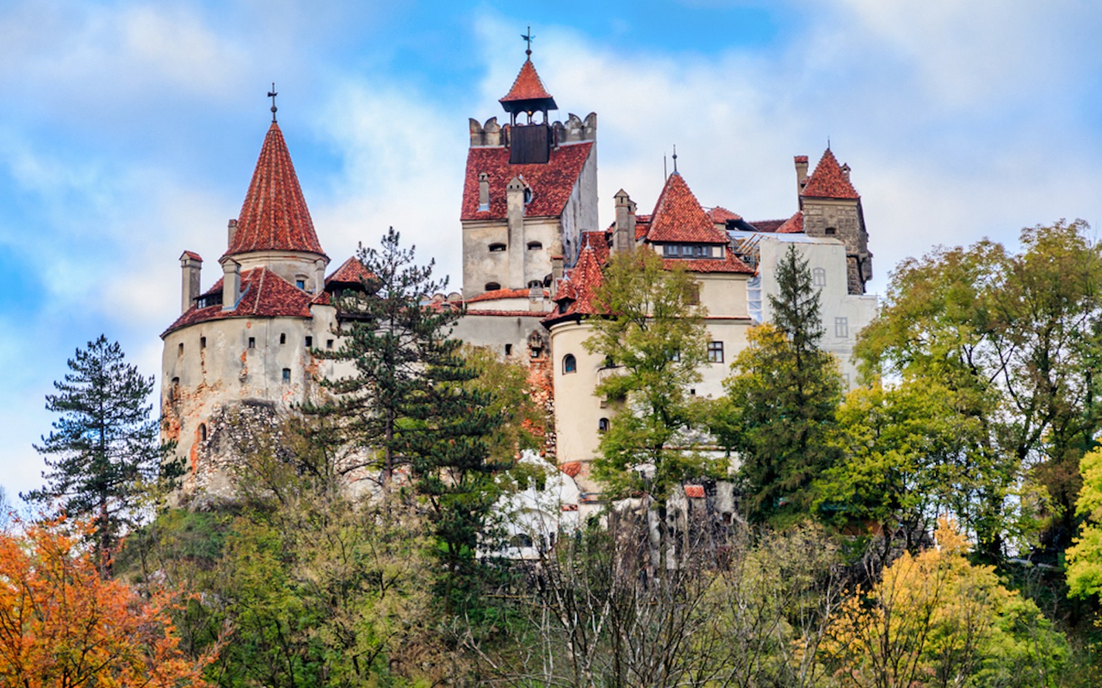 Skip The Line: Guided Tour of Bran Castle, Peles Castle & Rasnov Fortress — gallery 1