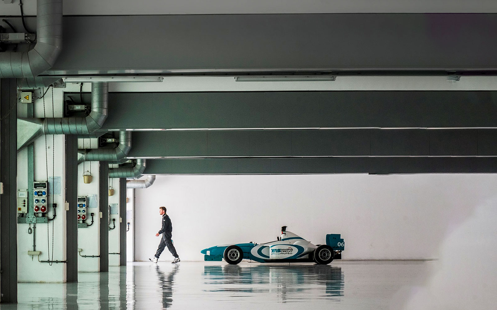 Formula Yas 3000: Drive at Yas Marina Circuit