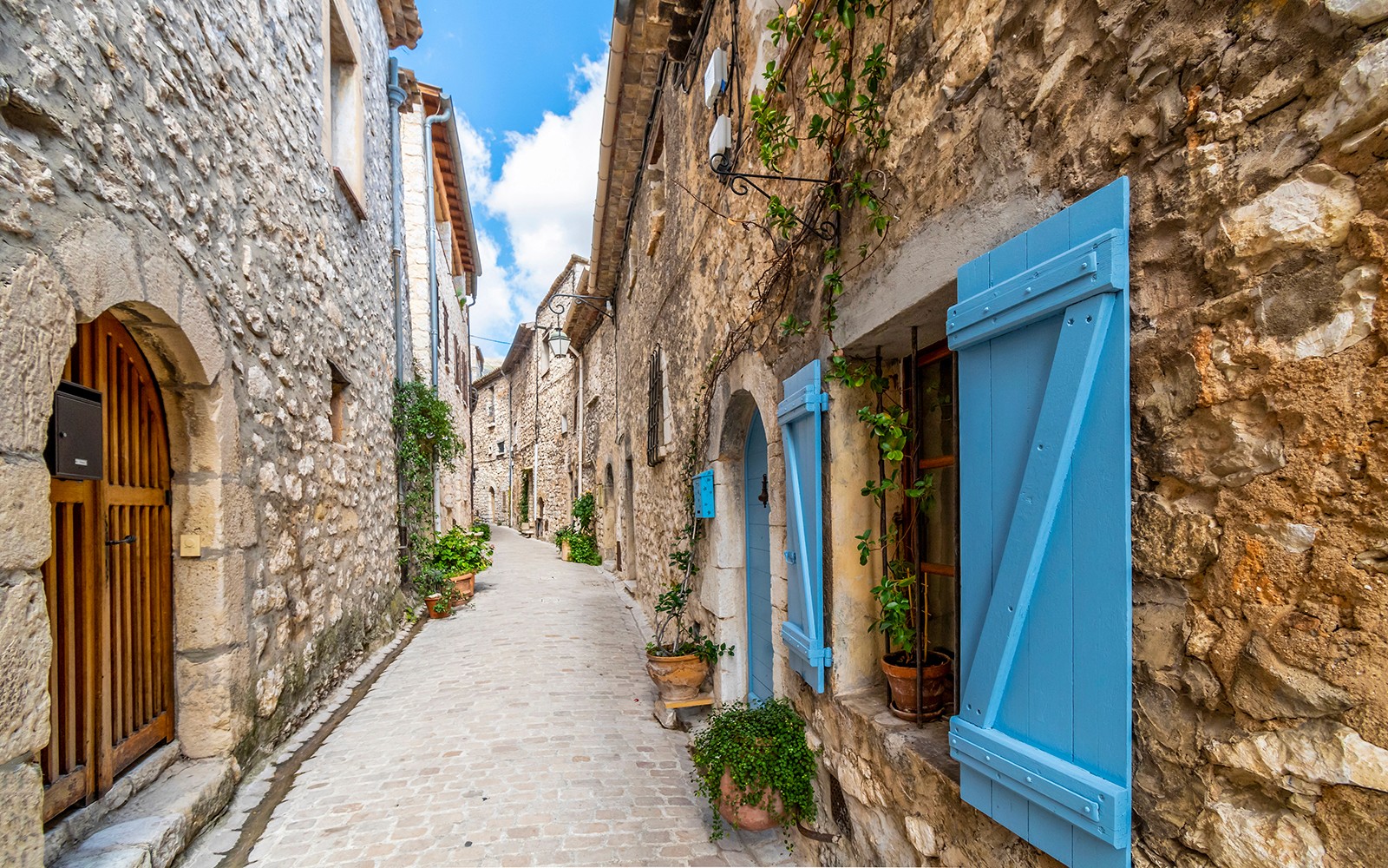 From Nice: Antibes, Cannes, & Saint Paul de Vence Day Tour