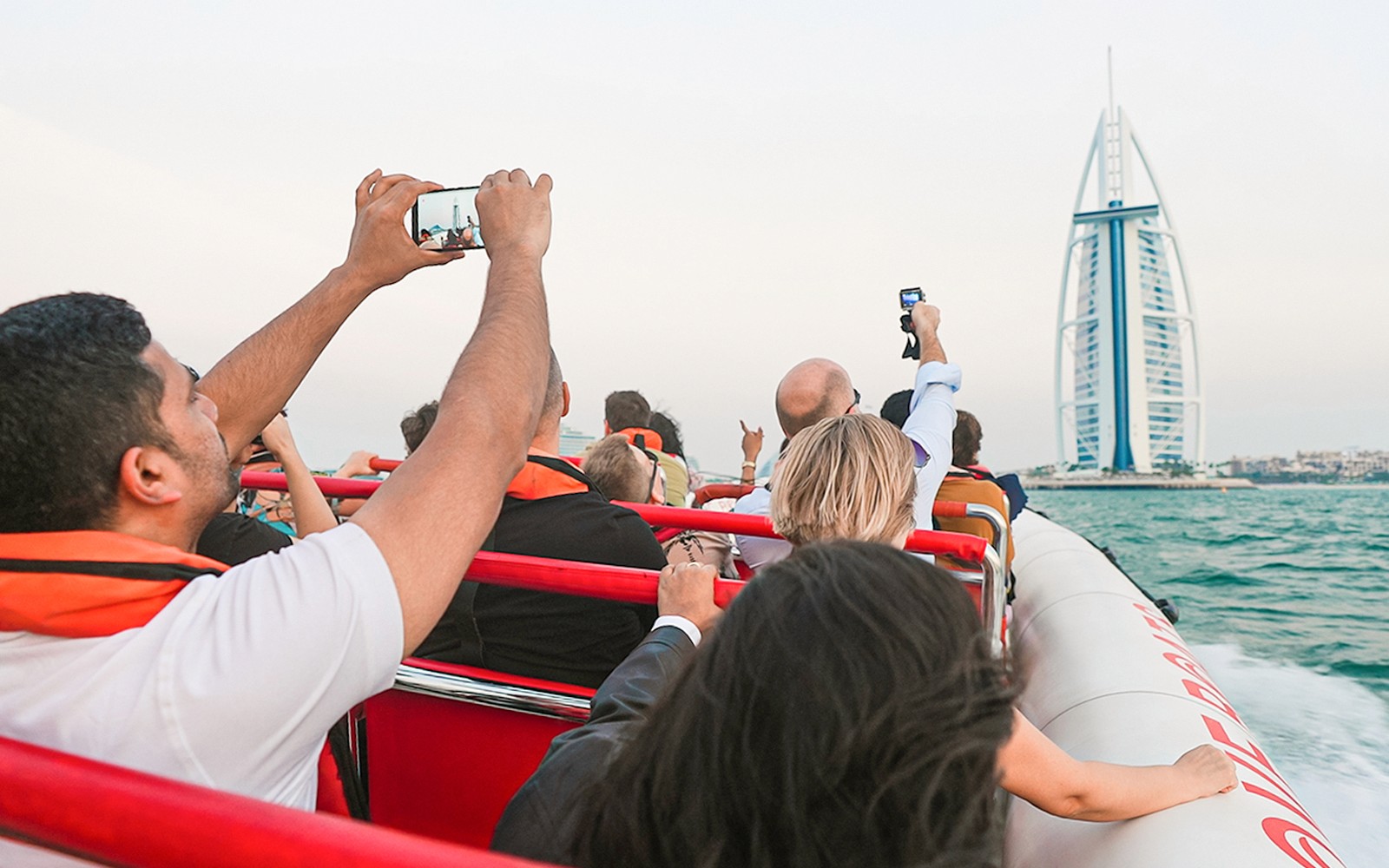 Love Boats Palm Jumeirah 60/75/90 Minutes Tour — gallery 3