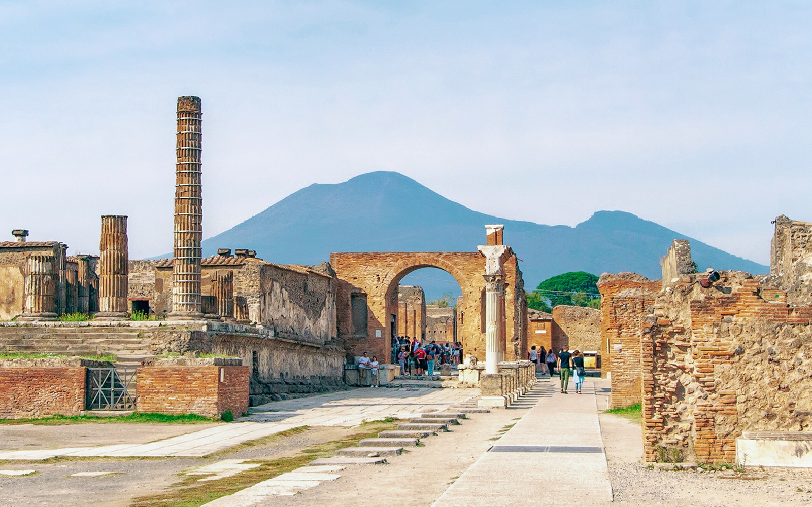 Campania Express One-Way Tickets: Naples to/from Pompeii