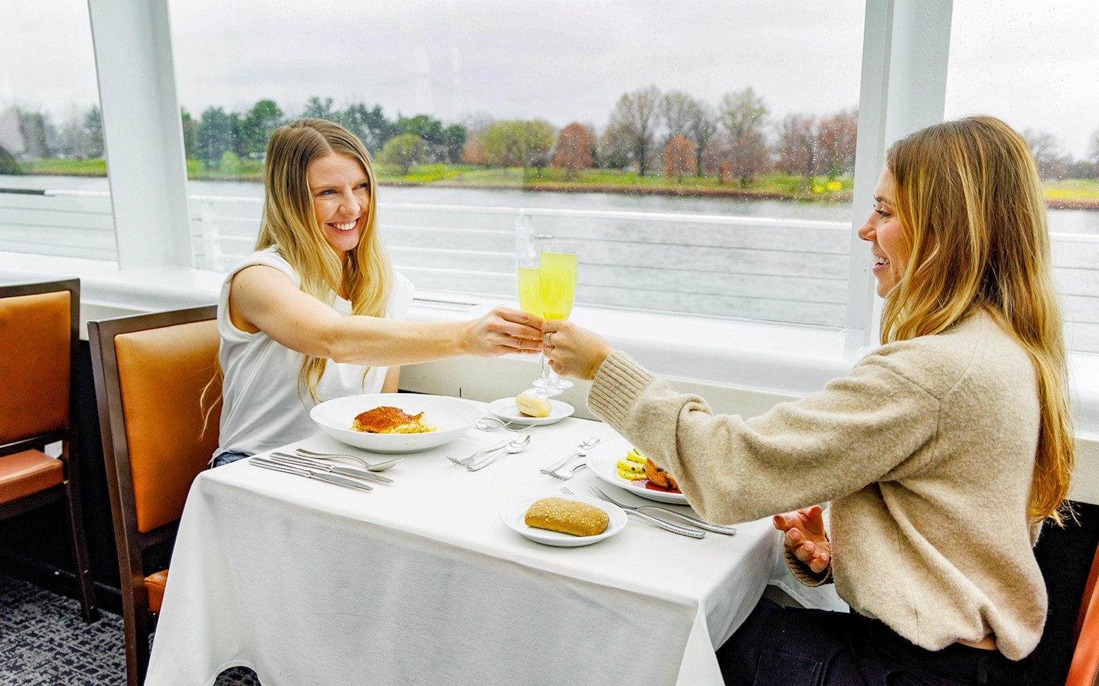 Sunday Bottomless Mimosa Buffet Brunch New York Cruise — gallery 5