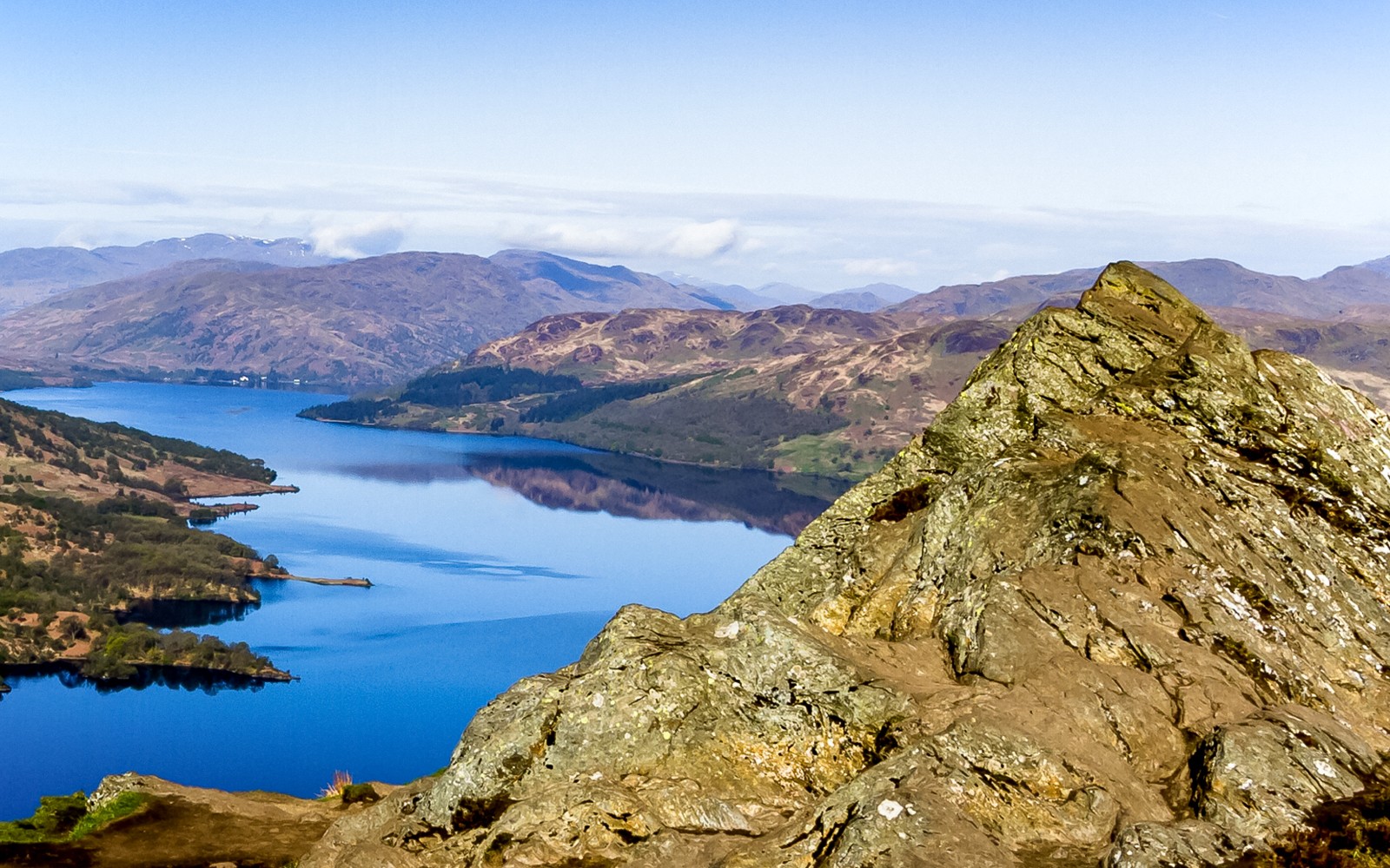 From Edinburgh: Loch Lomond, Stirling Castle & Kelpies Day Trip — portrait