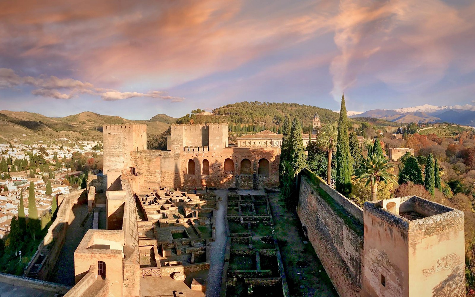 All Alhambra Tickets: Private Guided Tour with Nasrid Palaces — gallery 1