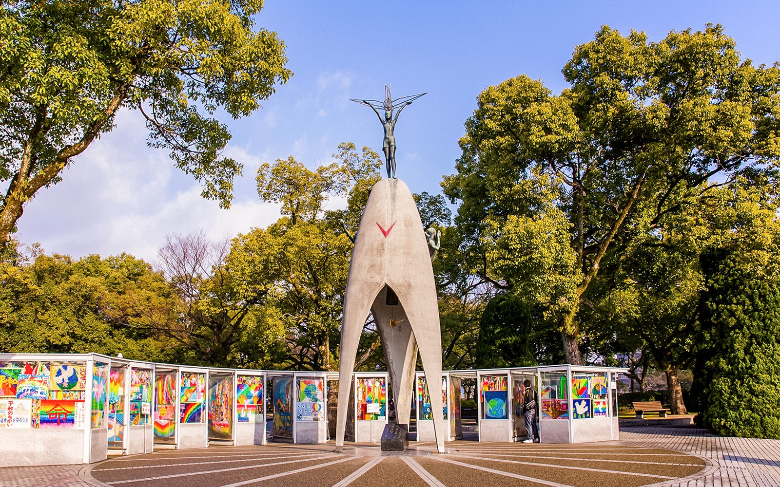From Hiroshima: Hiroshima & Miyajima Small Group Tour with Professional Photos