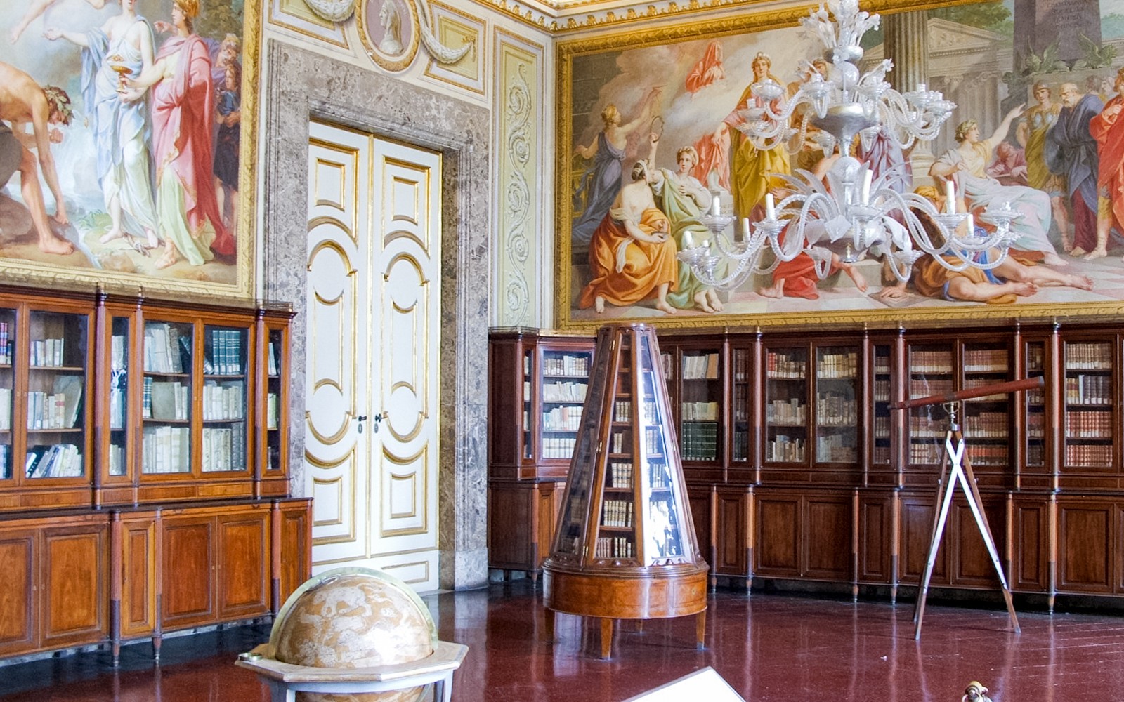Royal Palace of Caserta Small-Group Guided Tour