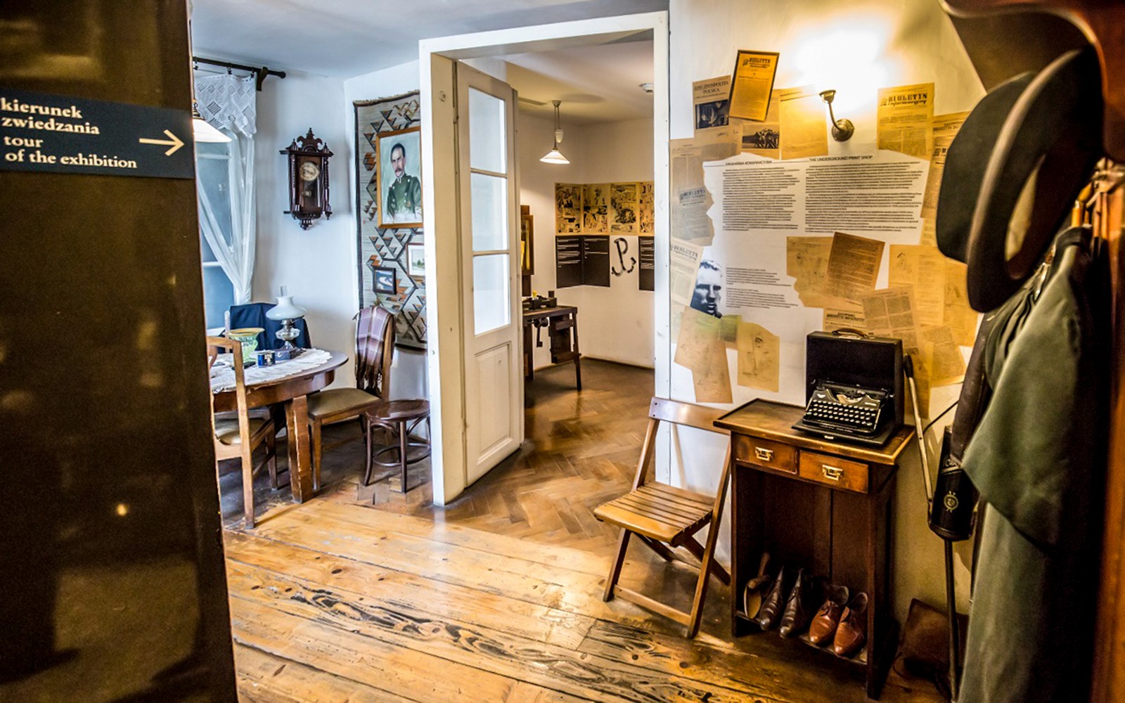 Jewish Quarter Kazimierz & Schindler's Factory Guided Tour 