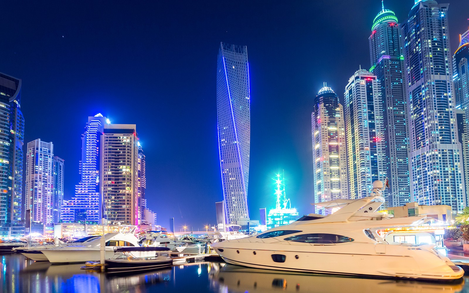 From Dubai Marina: 2-Hour Luxury Dhow Dinner Cruise with 5-Star Dinner, Entertainment & Unlimited Drinks — gallery 2