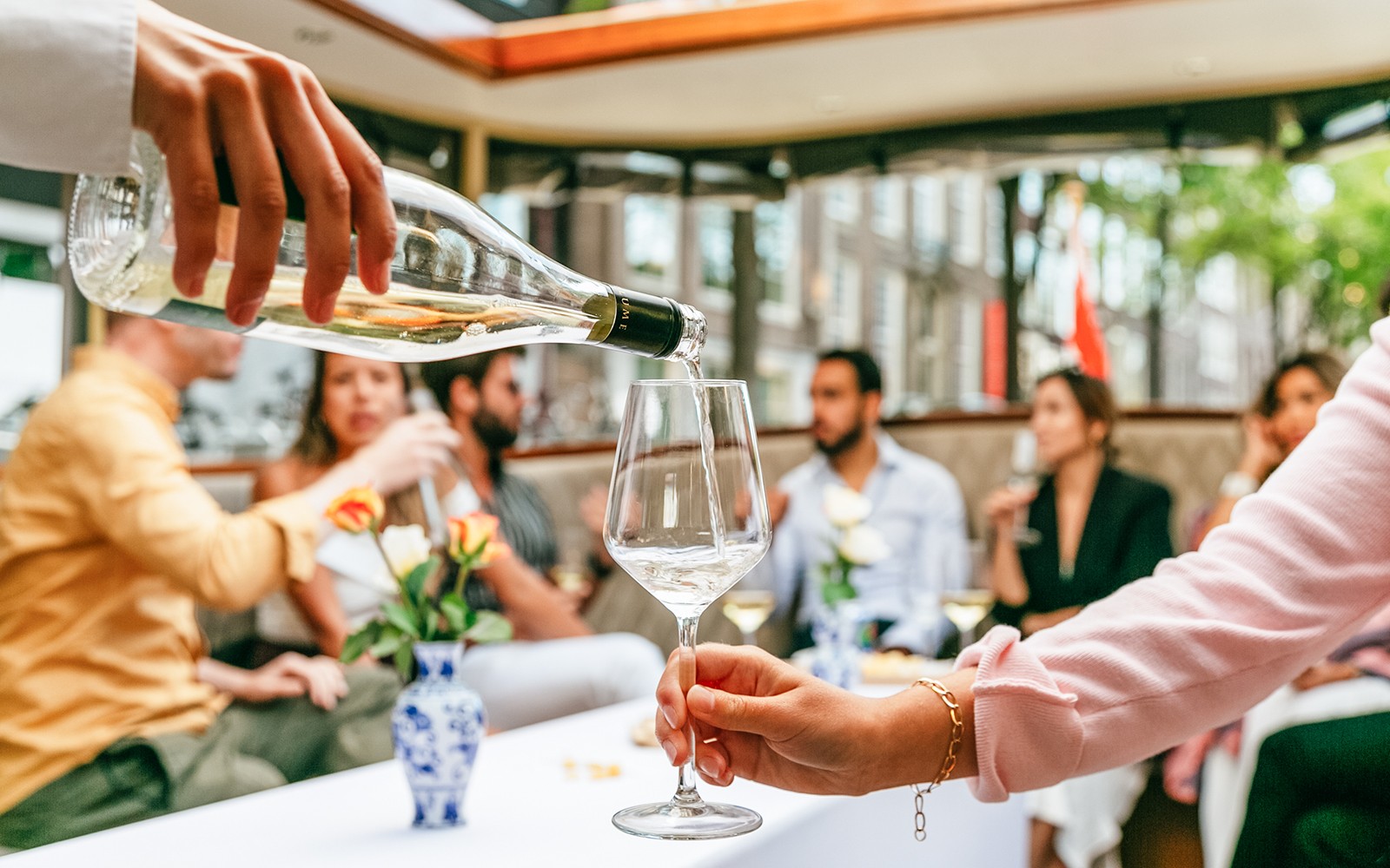 Amsterdam: Luxury Canal Cruise with Unlimited Drinks — gallery 2