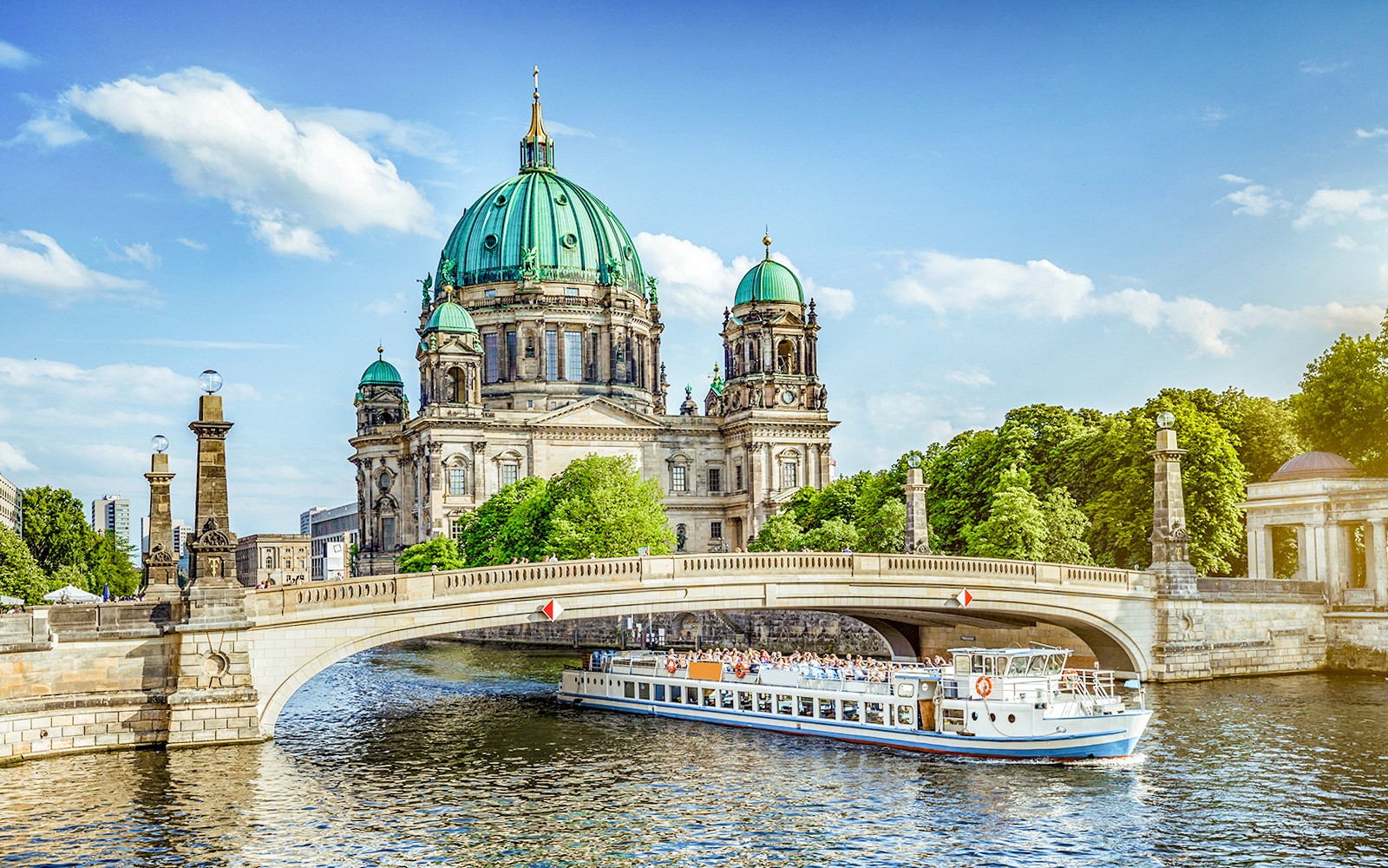 1-Hour Berlin City Highlights Sightseeing Cruise — gallery 1