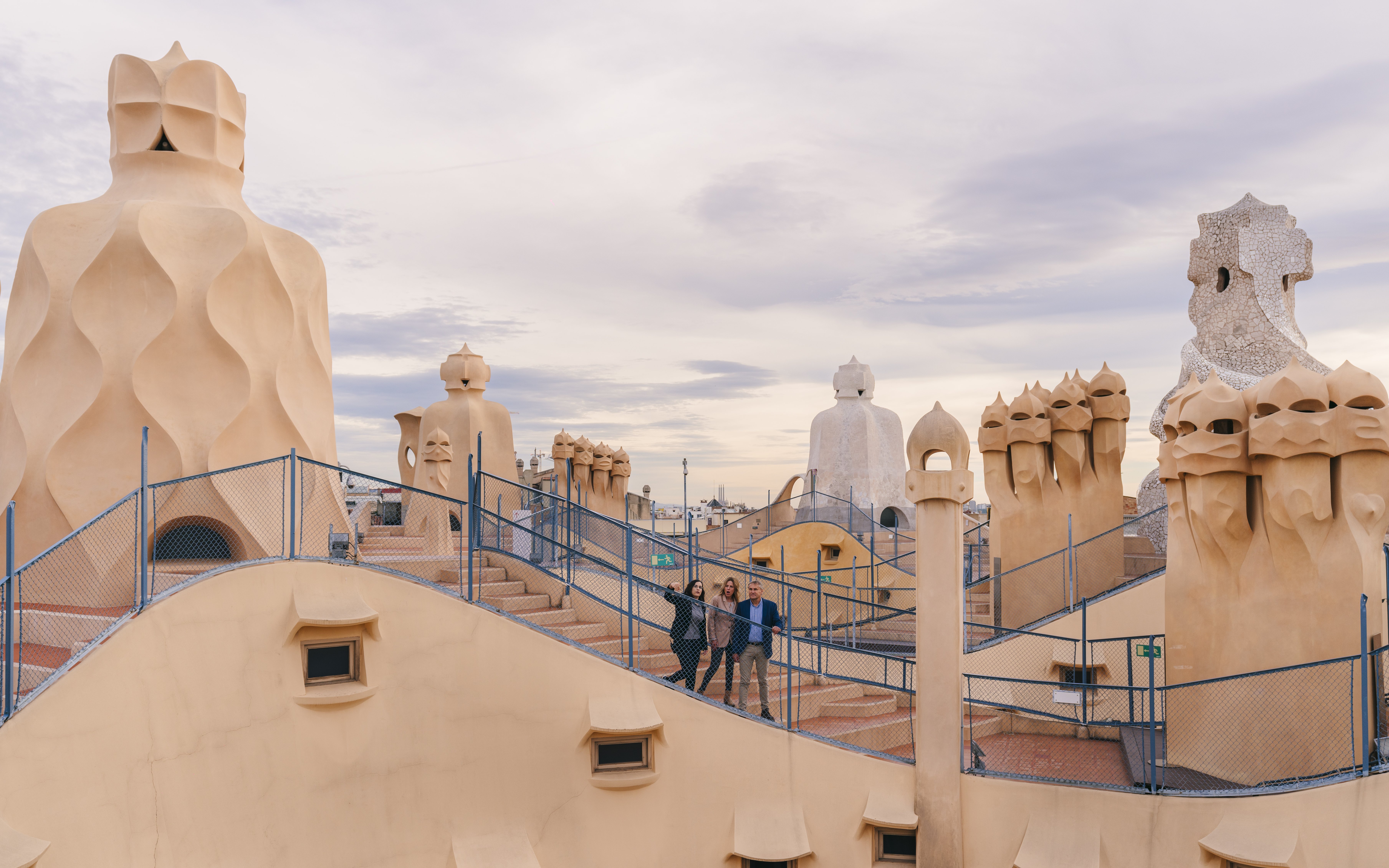 La Pedrera: Premium Small-Group Tour with Exclusive Access & Cava — gallery 4