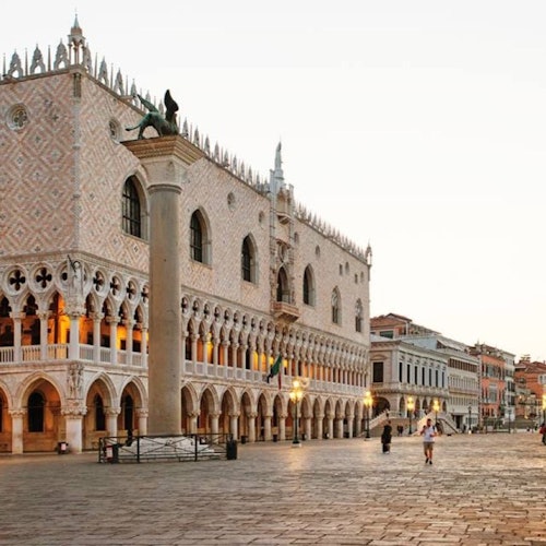 Venice Rialto & Jewish Quarter: Guided Walking Tour