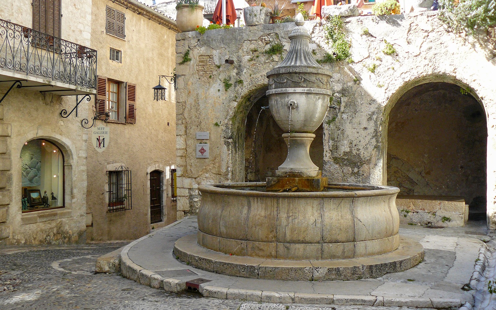 From Nice: Provence's Coastal Highlights Guided Tour