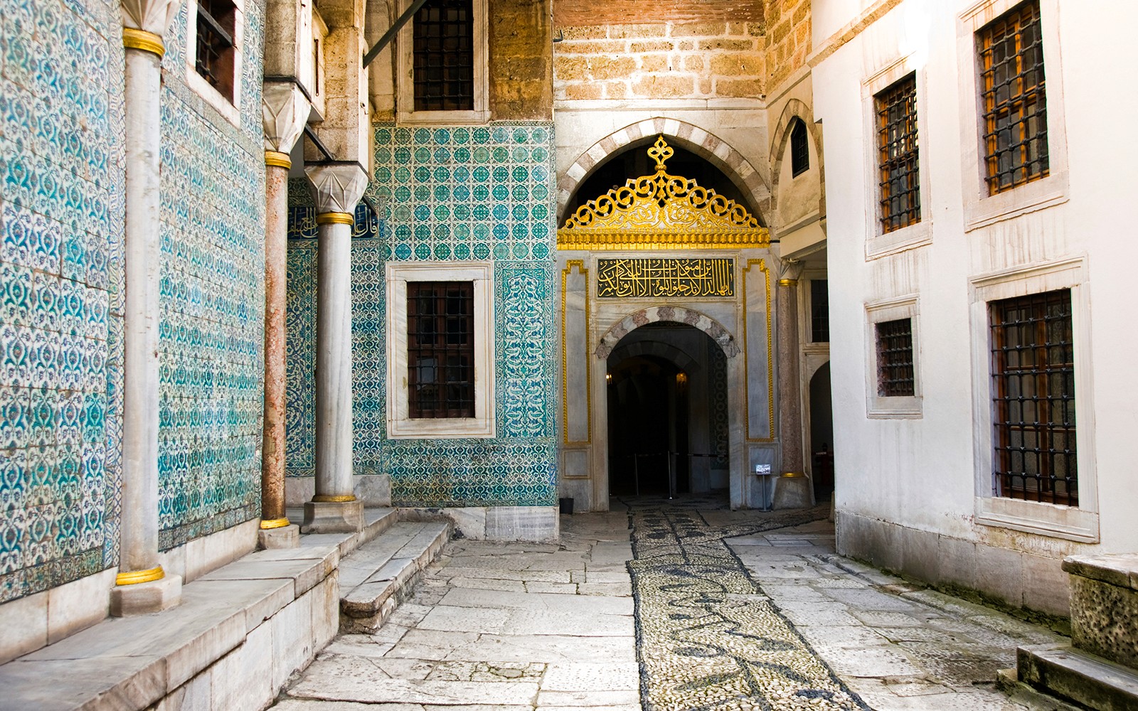 Topkapi Palace & Harem Guided Tour with Skip-the-Line Tickets