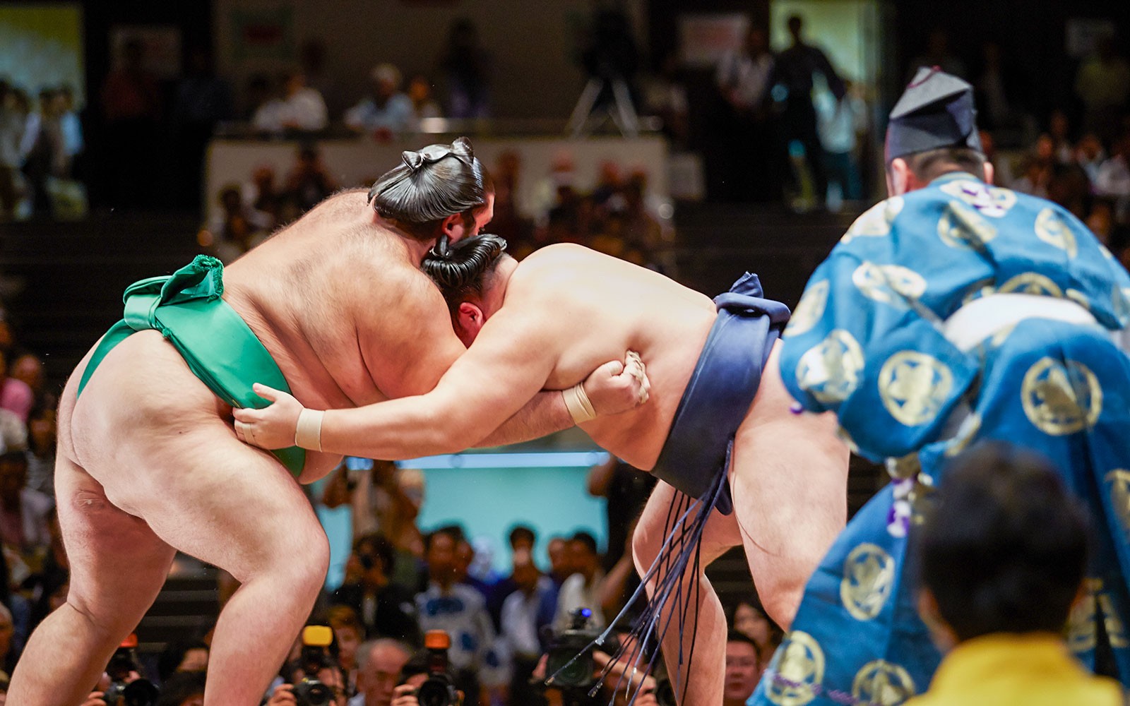 Fukuoka Sumo Tournament LIVE: Reserved Tickets & Private Guide at Fukuoka Kokusai Center (November)