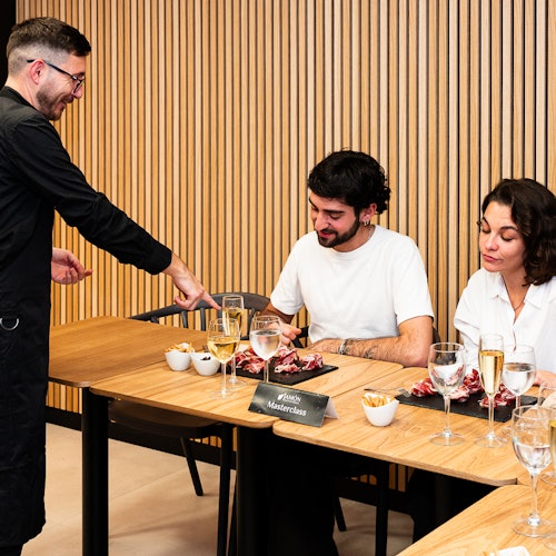 Barcelona: Guided Ultimate Ham & Wine Tasting Experience — gallery 1