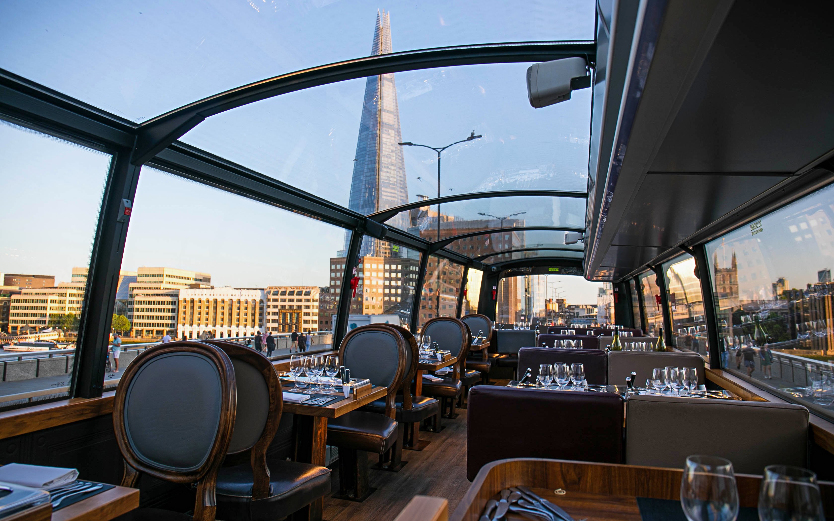 6-Course Gourmet Dinner on a Luxury Coach Bustronome — gallery 2