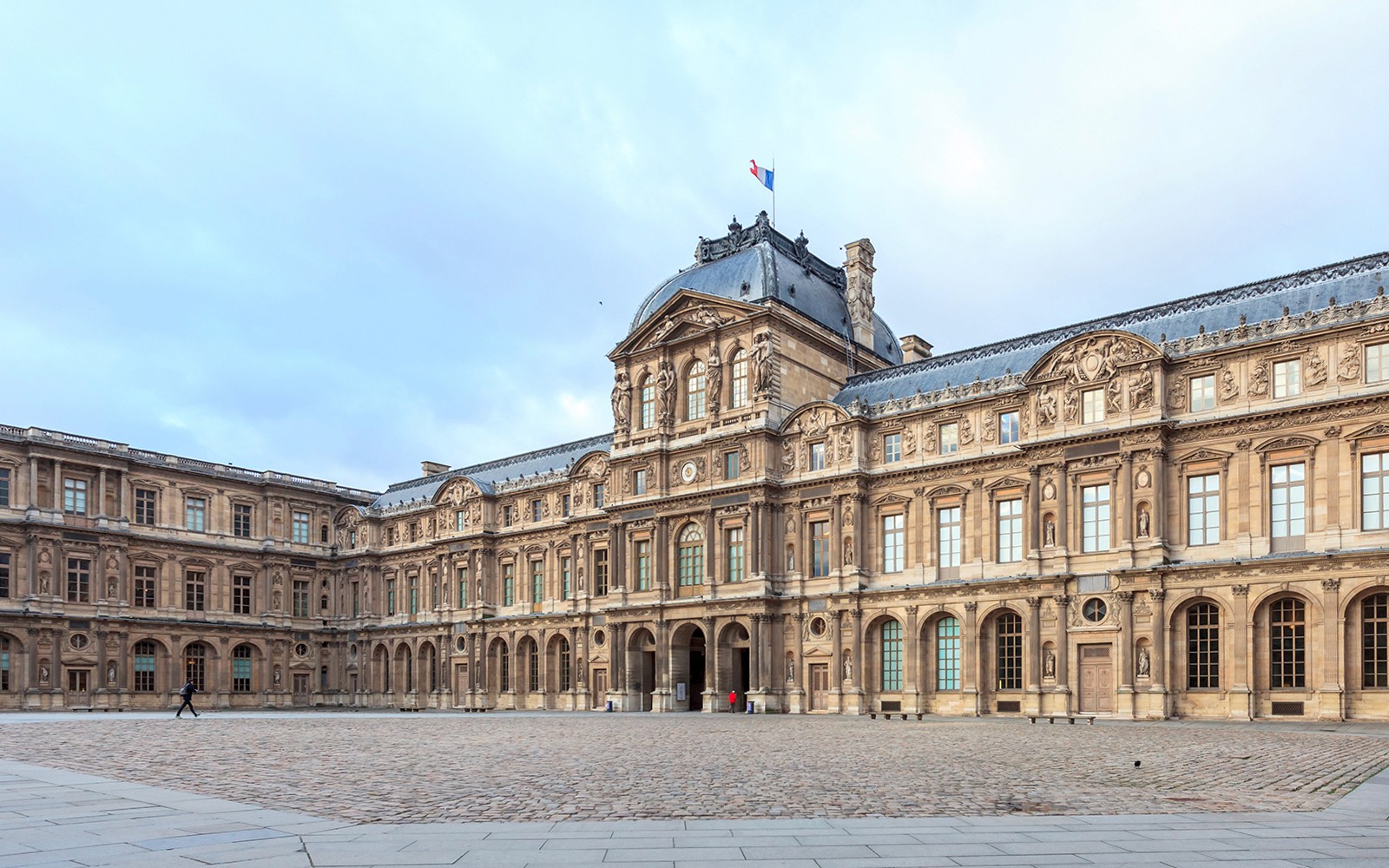 Combo: Louvre Museum Reserved Access Tickets + Seine River Cruise — gallery 3