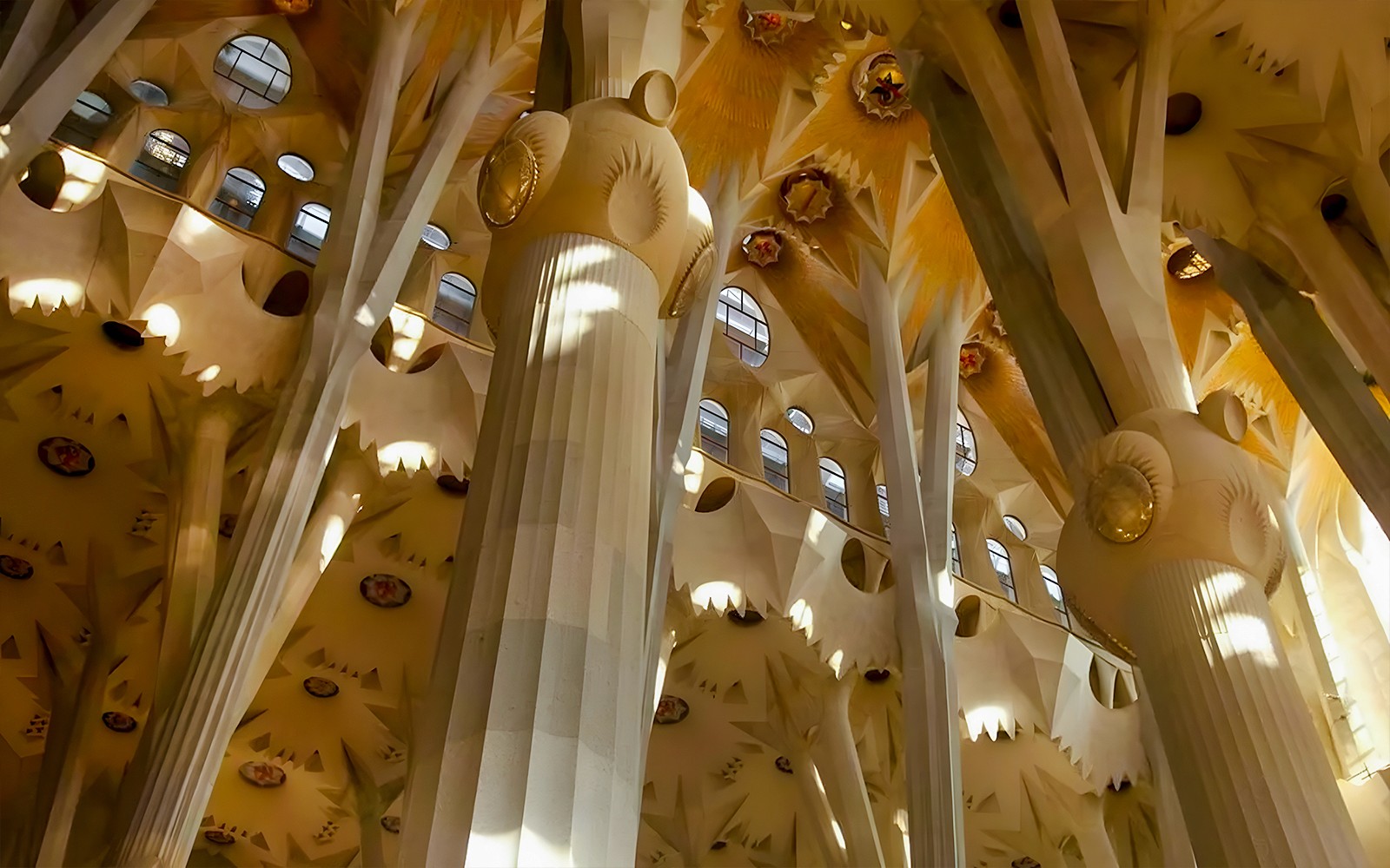 Sagrada Familia Fast-Track Guided Tour with Towers Access