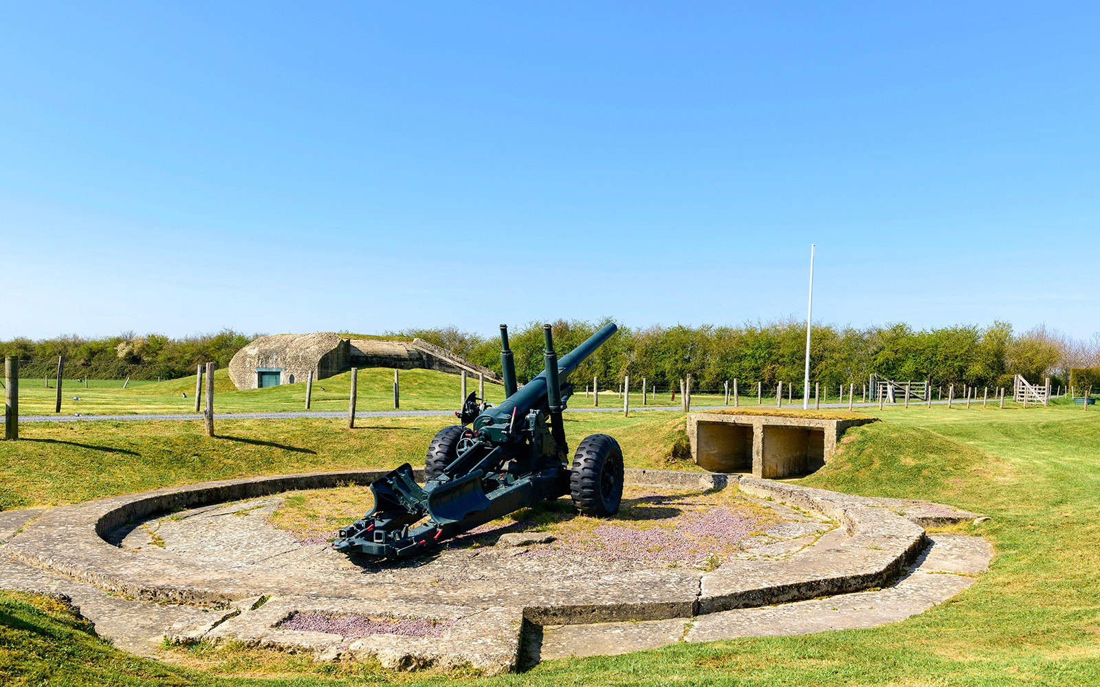 From Paris: Normandy D-Day Beaches Full-Day Guided Tour with Lunch