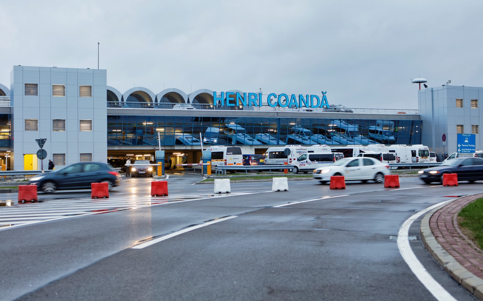 Private Bucharest Round-Trip Airport Transfers — gallery 1