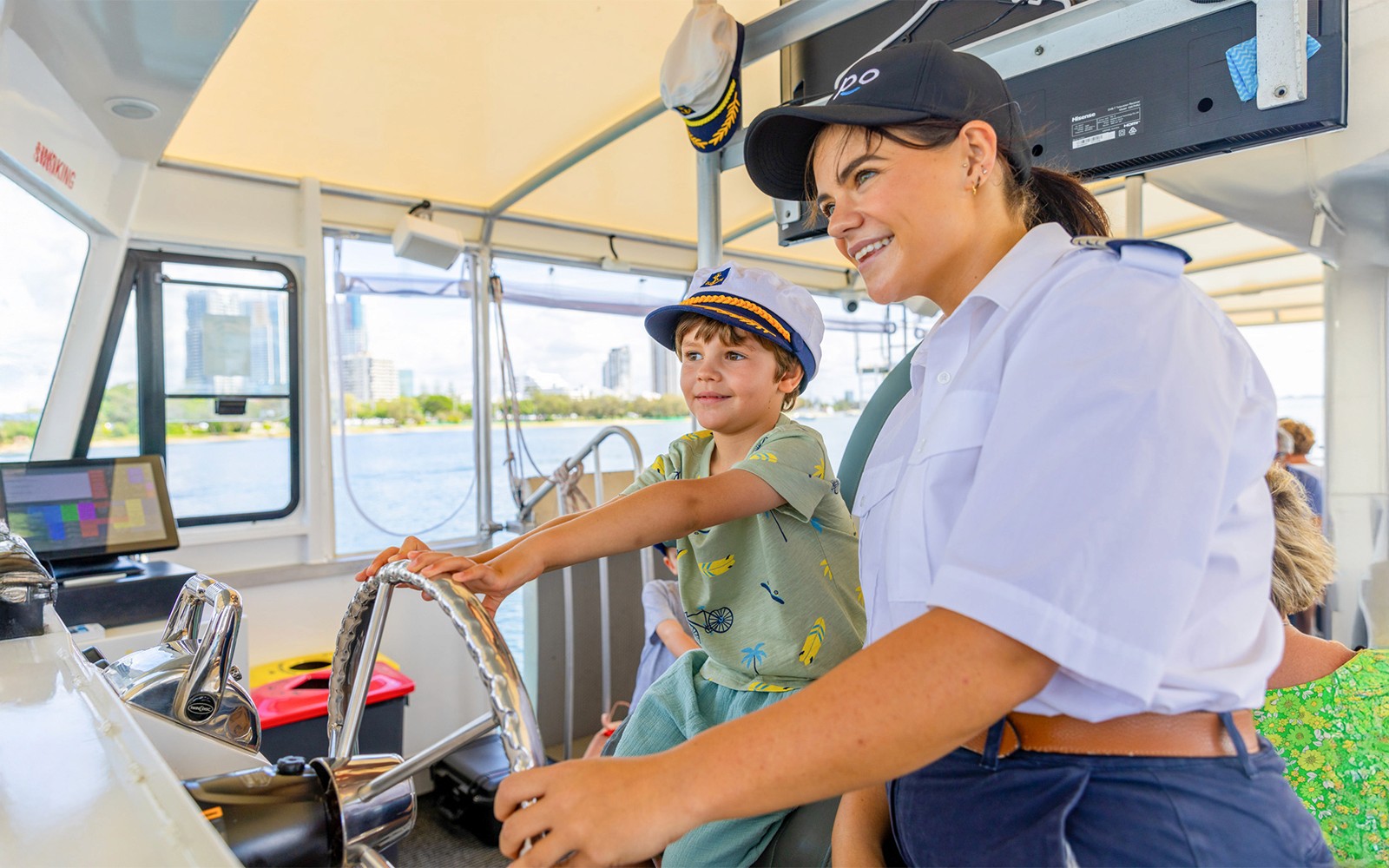 Hopo: Gold Coast Hop-on Hop-off Boat Tour — gallery 1
