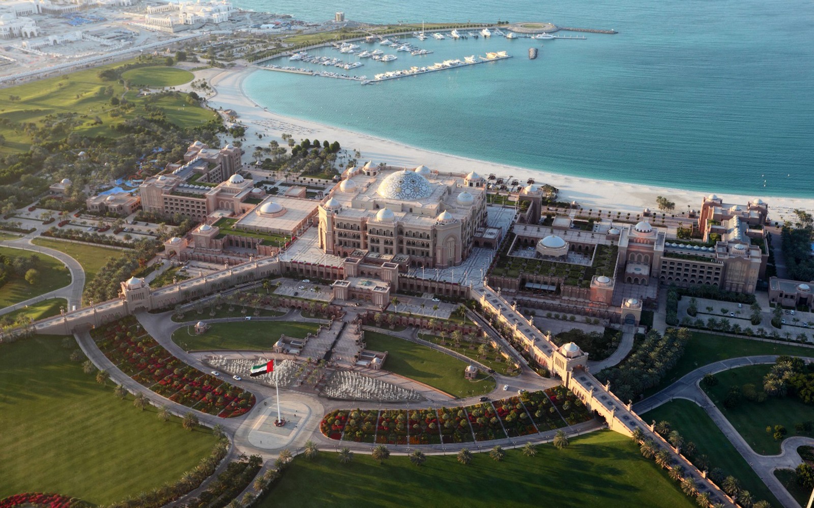 Discover Abu Dhabi: Premium Multilingual Guided Tour with Hotel Transfers — gallery 1