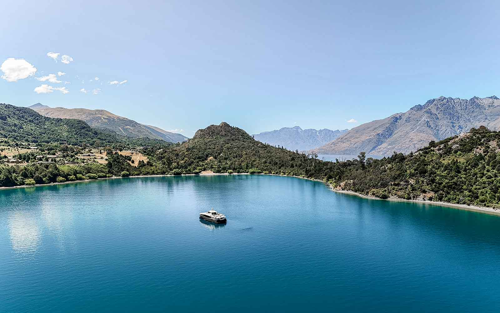 From Queenstown: TSS Earnslaw/Spirit of Queenstown Cruise with Gourmet BBQ Experience