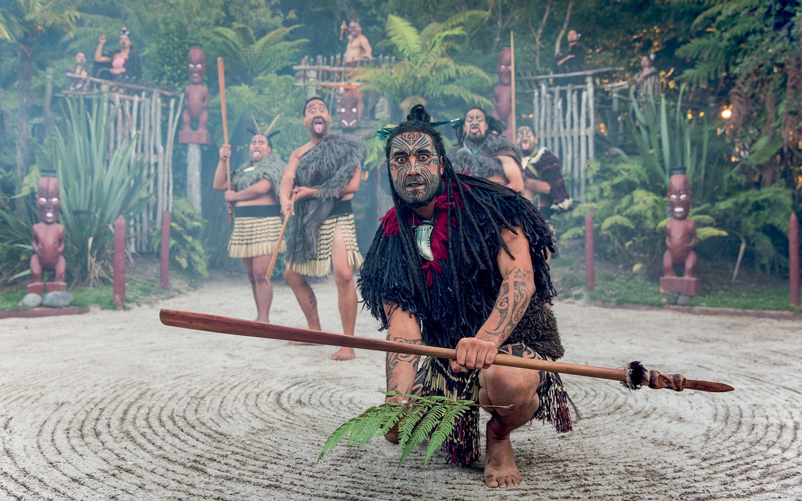 From Auckland: Waitomo Caves, Rotorua & Te Puia Guided Tour