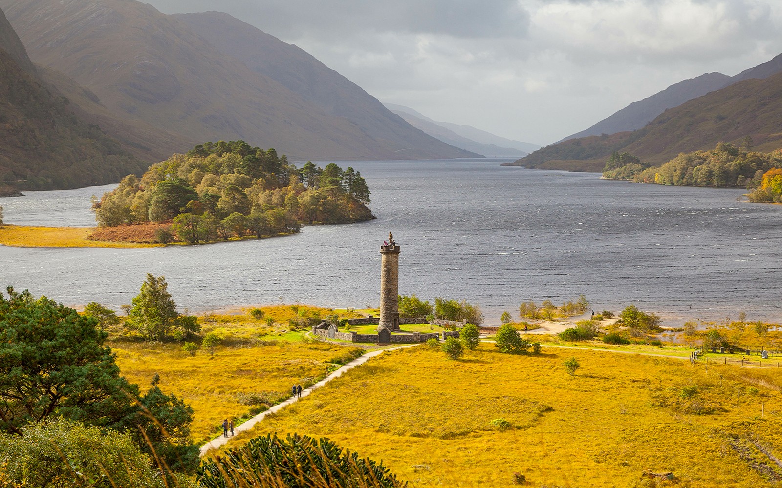 From Edinburgh: Glenfinnan, Glencoe & Fort William Day Trip — mobile