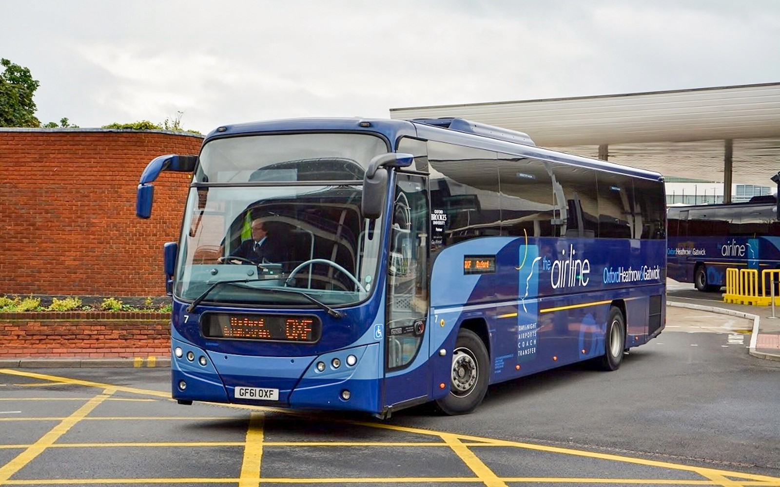 Bus Transfers: London Heathrow Airport to/from Oxford by The Airline — portrait