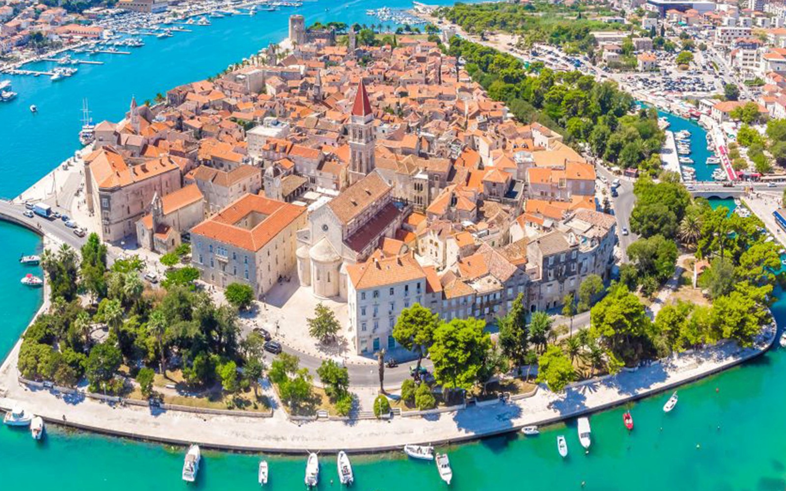 From Split: Blue Lagoon, Duga Bay & Trogir Boat Tour with Snorkeling