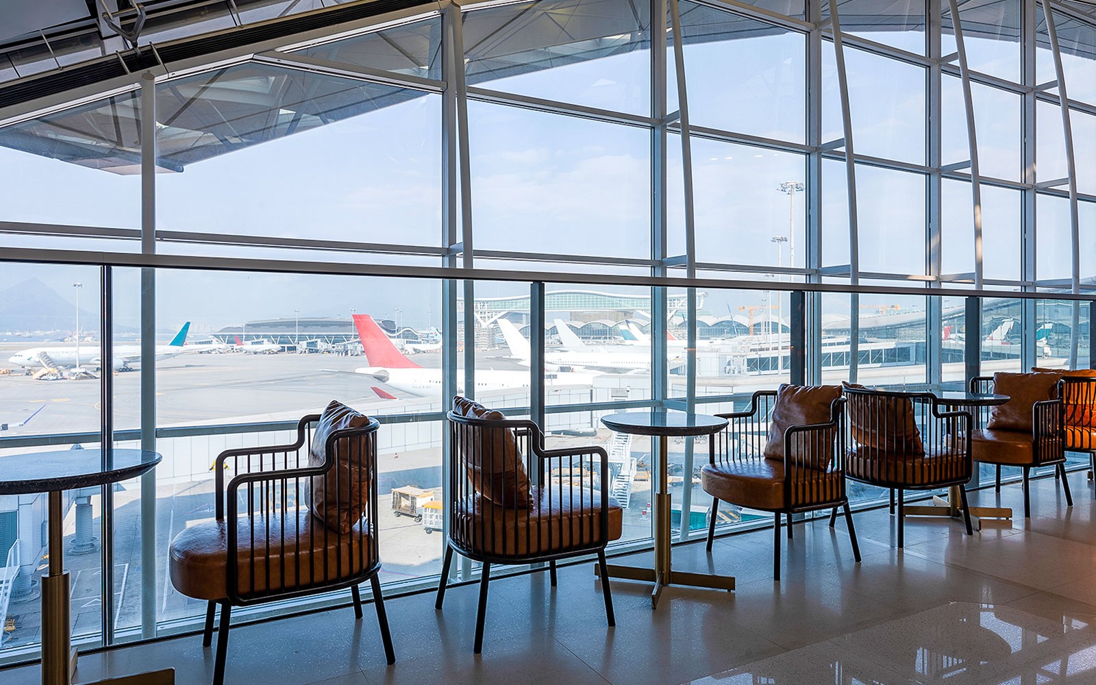 Plaza Premium Lounge Access at Hong Kong International Airport: Standard Lounge 
