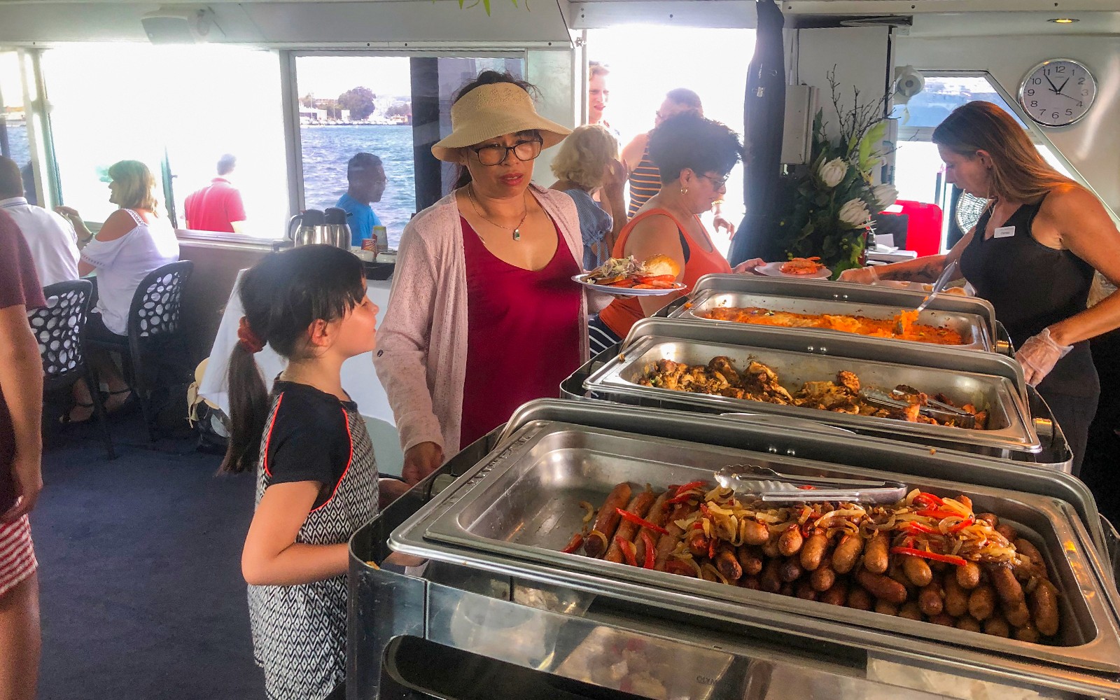 Sydney Harbour Sightseeing Cruise with Buffet Lunch