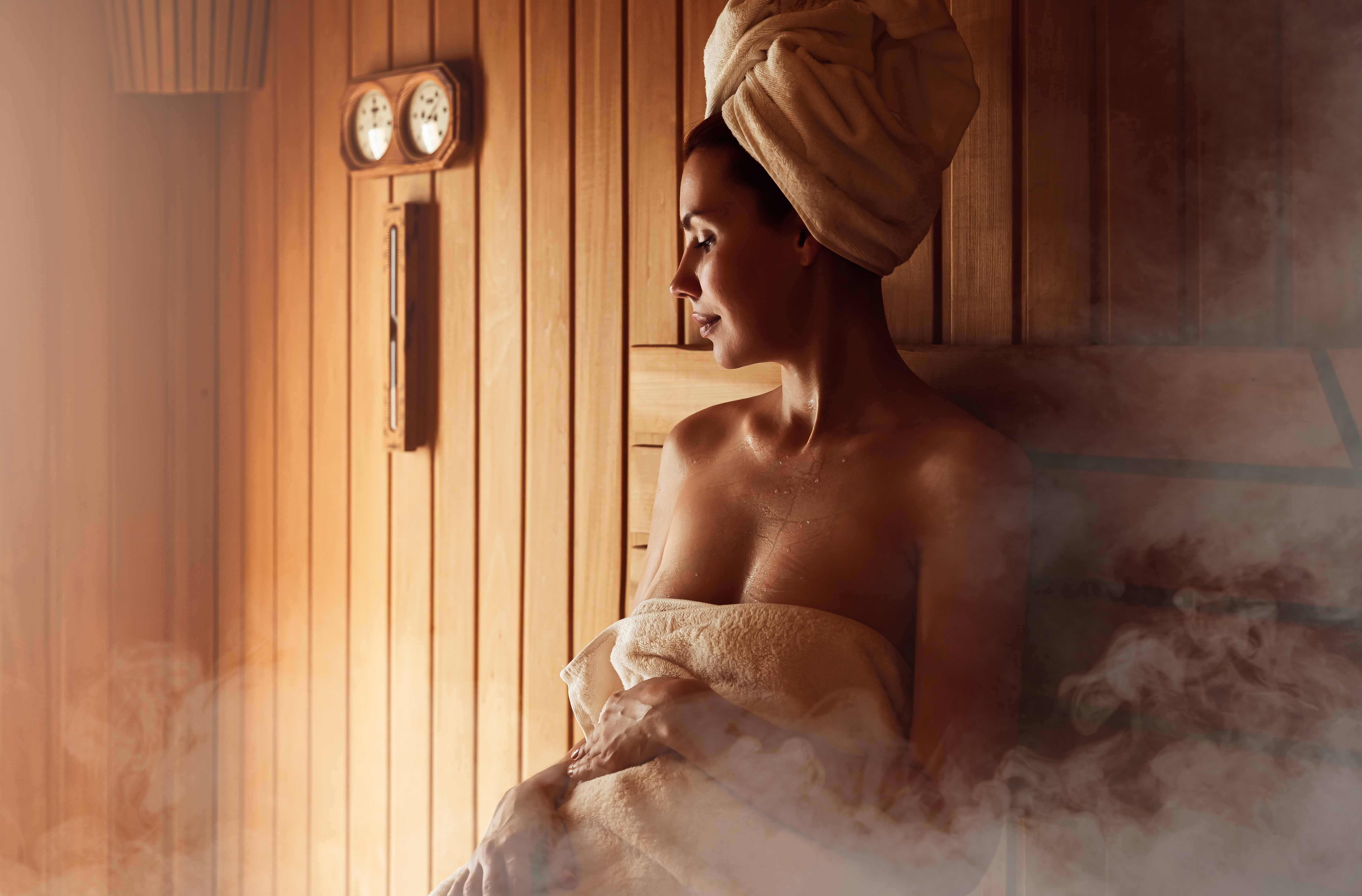 Széchenyi Spa: Entry Tickets with Locker or Private Cabin and Fast Track Option 