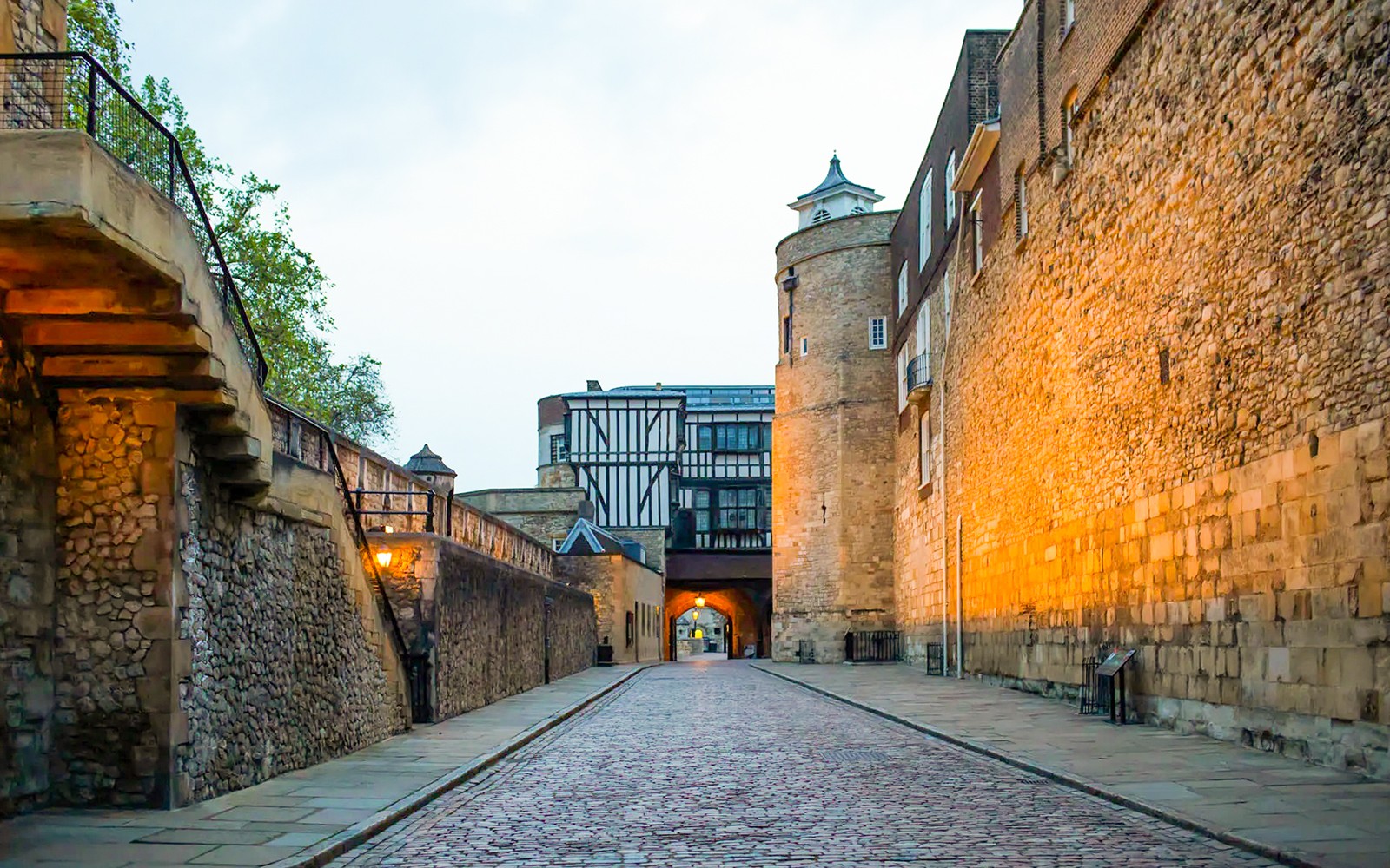 Tower of London After Hours VIP Guided Tour & Ceremony of the Keys — gallery 3