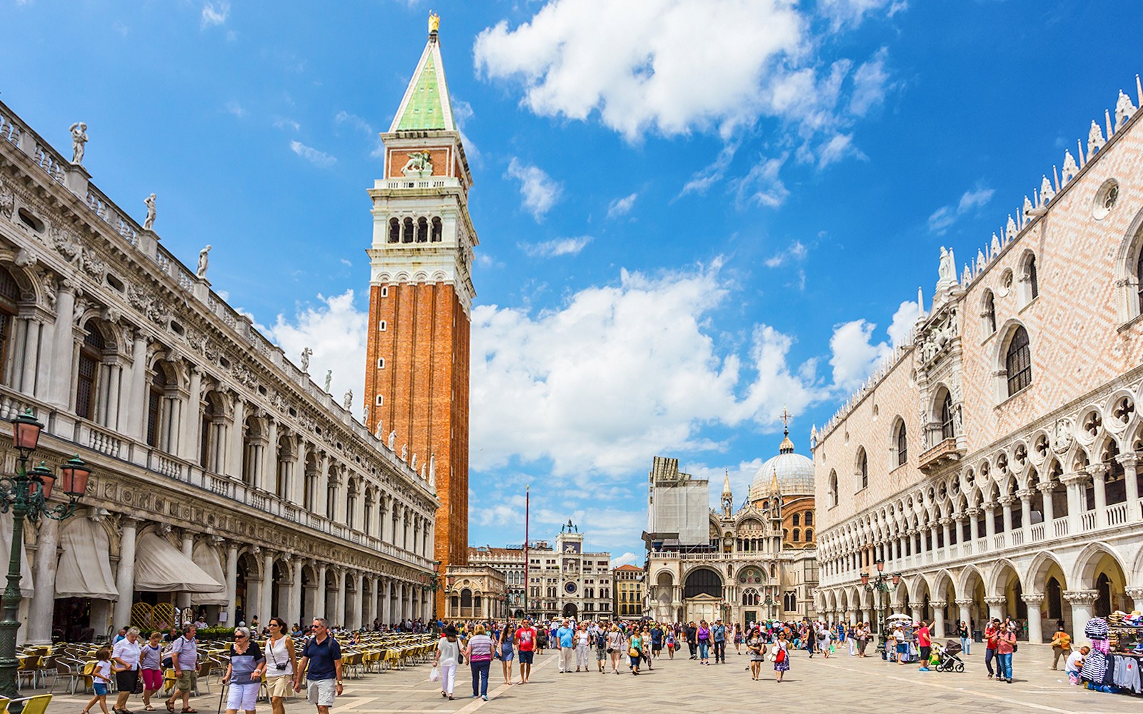Murano and Burano Islands Walking Tour with Glass Blowing — gallery 1