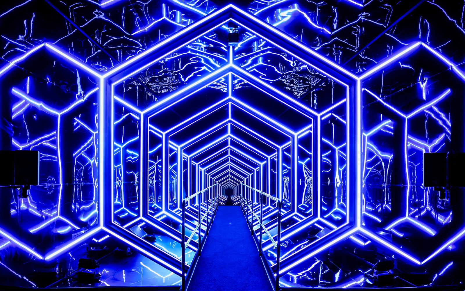 AMAZE Amsterdam Tickets: Immersive Audiovisual Experience — gallery 5