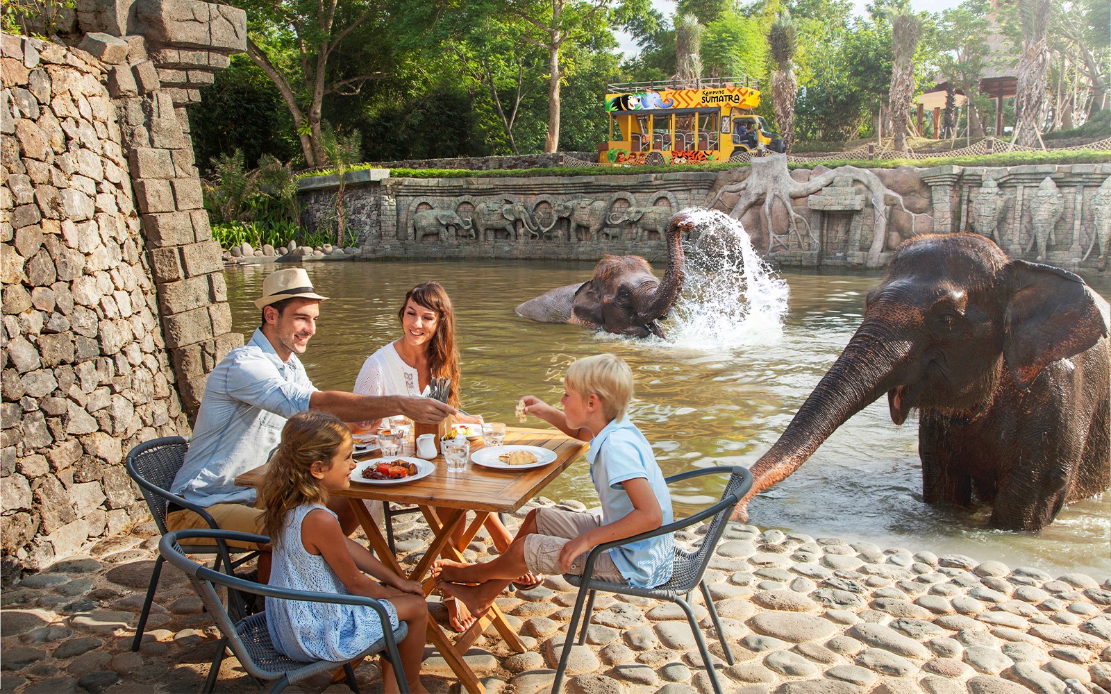 Bali Zoo Combo: Admission Tickets, Breakfast with Orangutans & Elephant Mud Fun — gallery 1