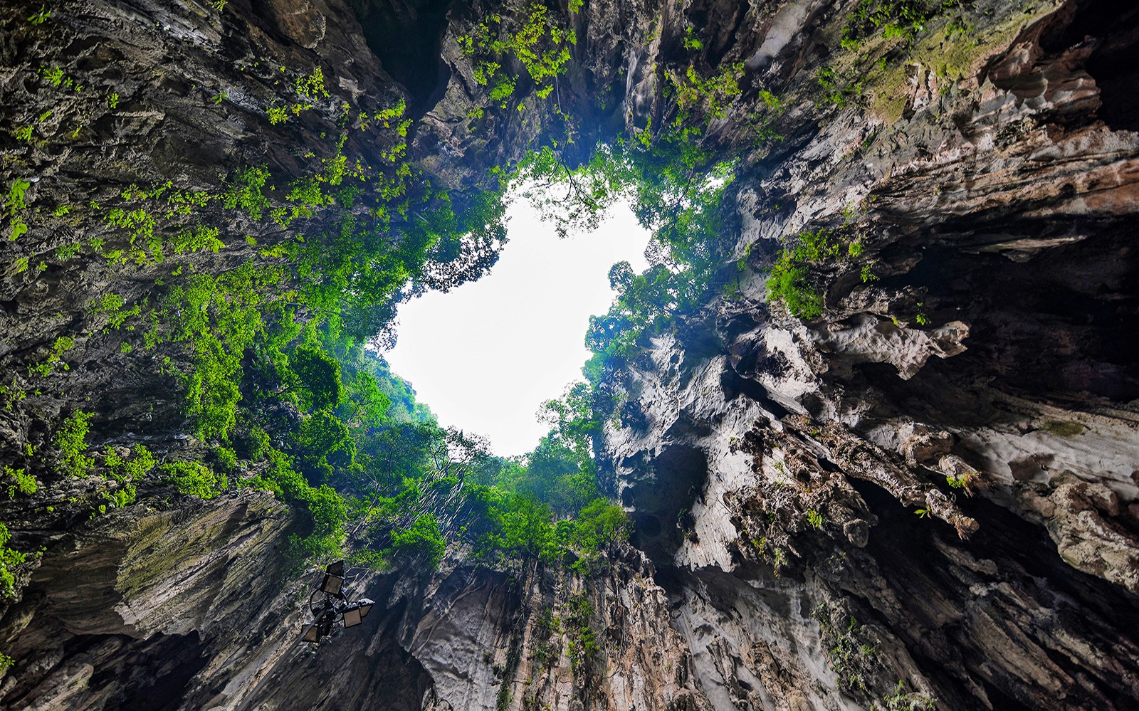 From Kuala Lumpur: Full-Day Tour of Batu Caves & Colmar Tropicale with Transfers — gallery 4