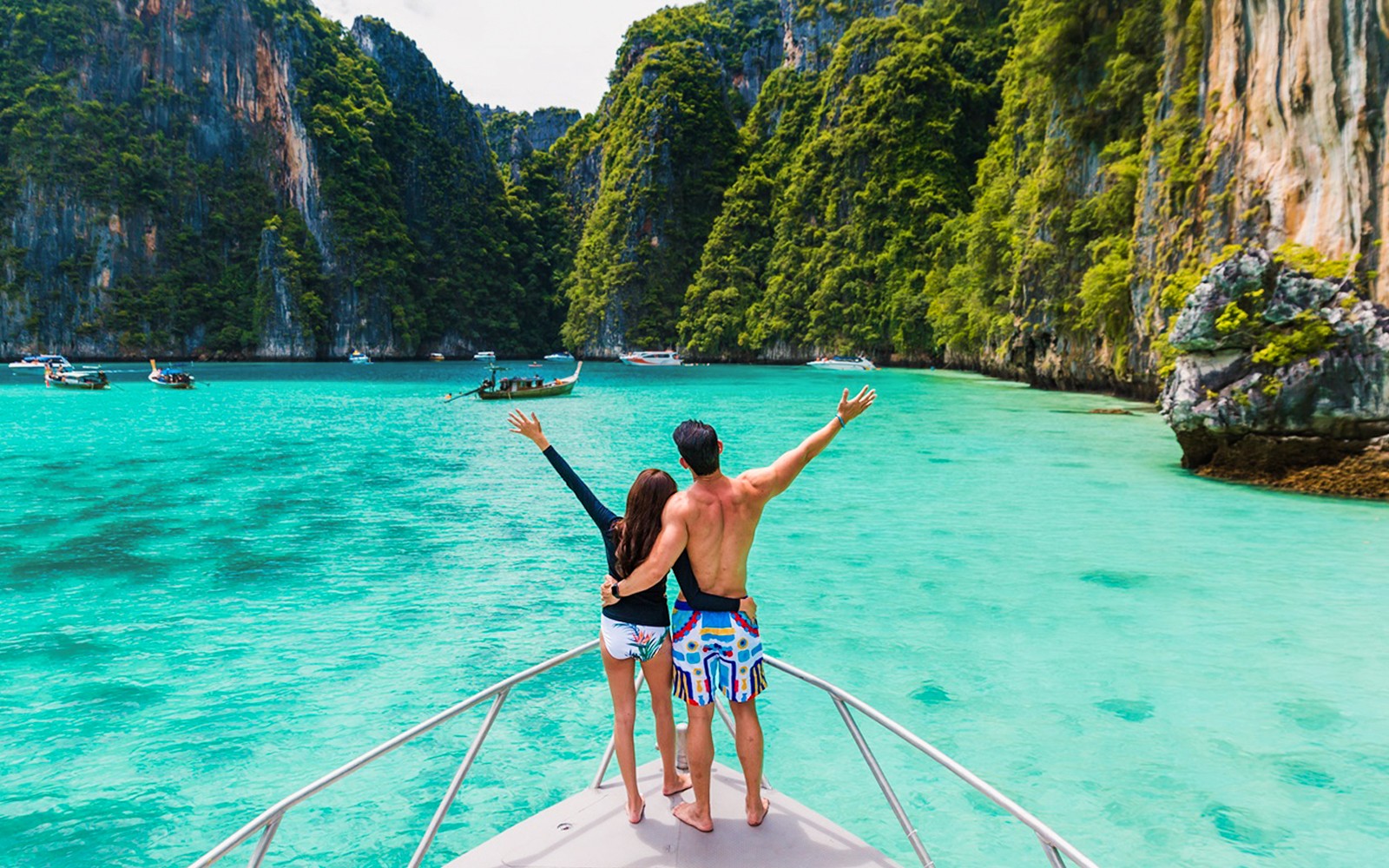 From Phuket: Phi Phi Island & Maya Bay Sunset Tour by Whale Shark Boat — gallery 2