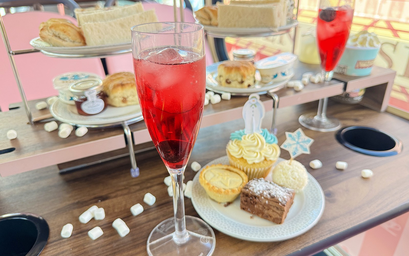 The Snowman™ Afternoon Tea Bus Tour — gallery 1