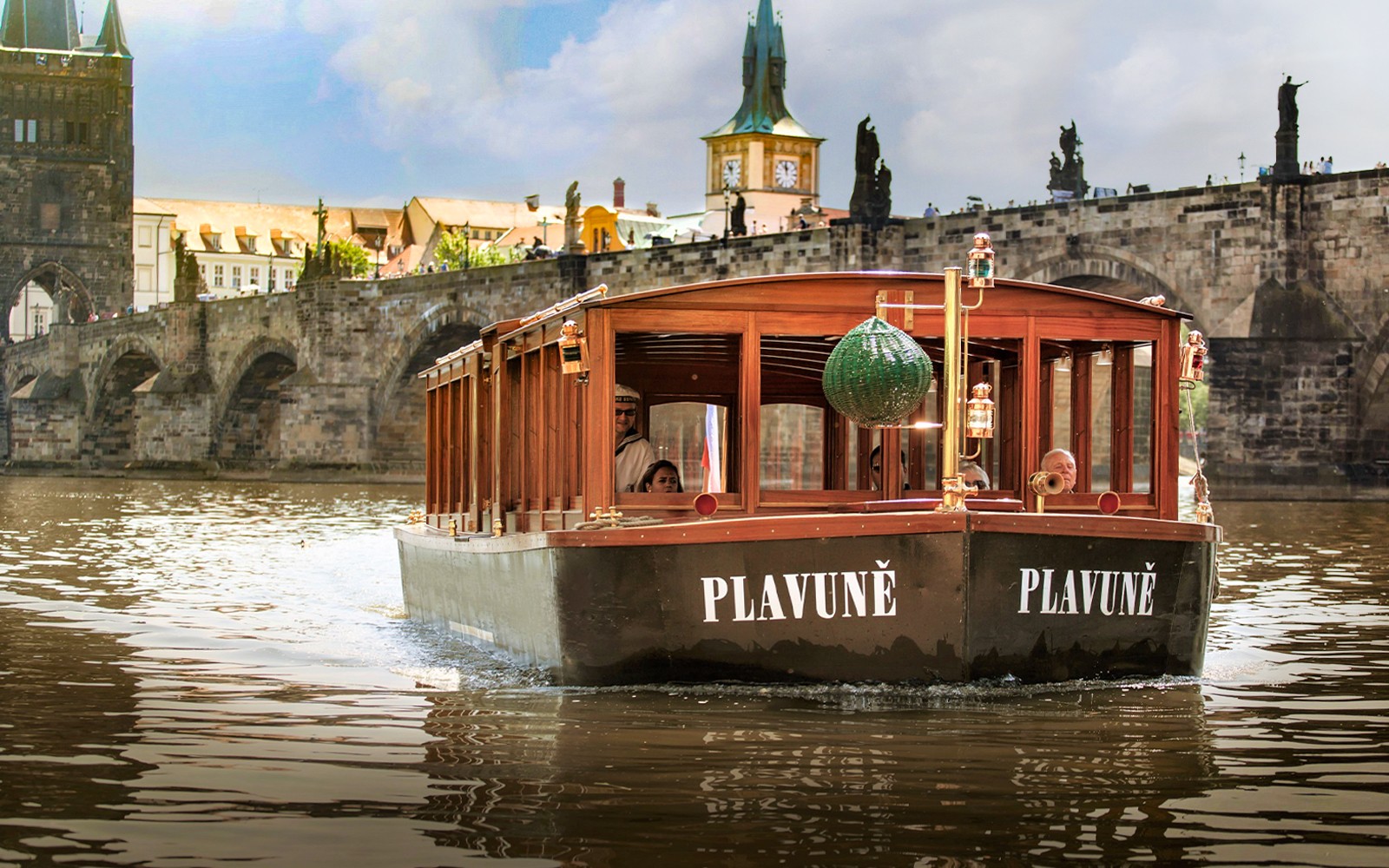 6hr Prague City Tour with River Boat Cruise and Lunch