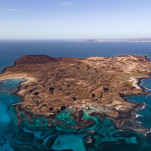 Lobos Island: Roundtrip Ferry from Corralejo + Mini Cruise + 1 Drink — gallery 1