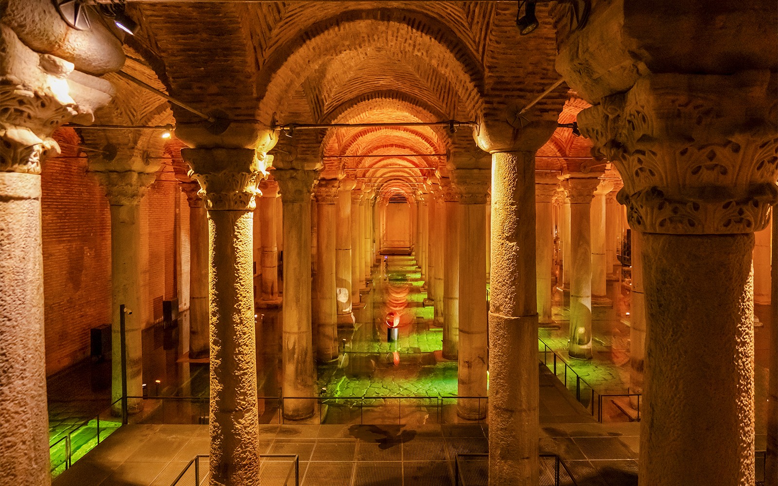 Basilica Cistern Guided Tour with Skip-the-Line Tickets — gallery 2