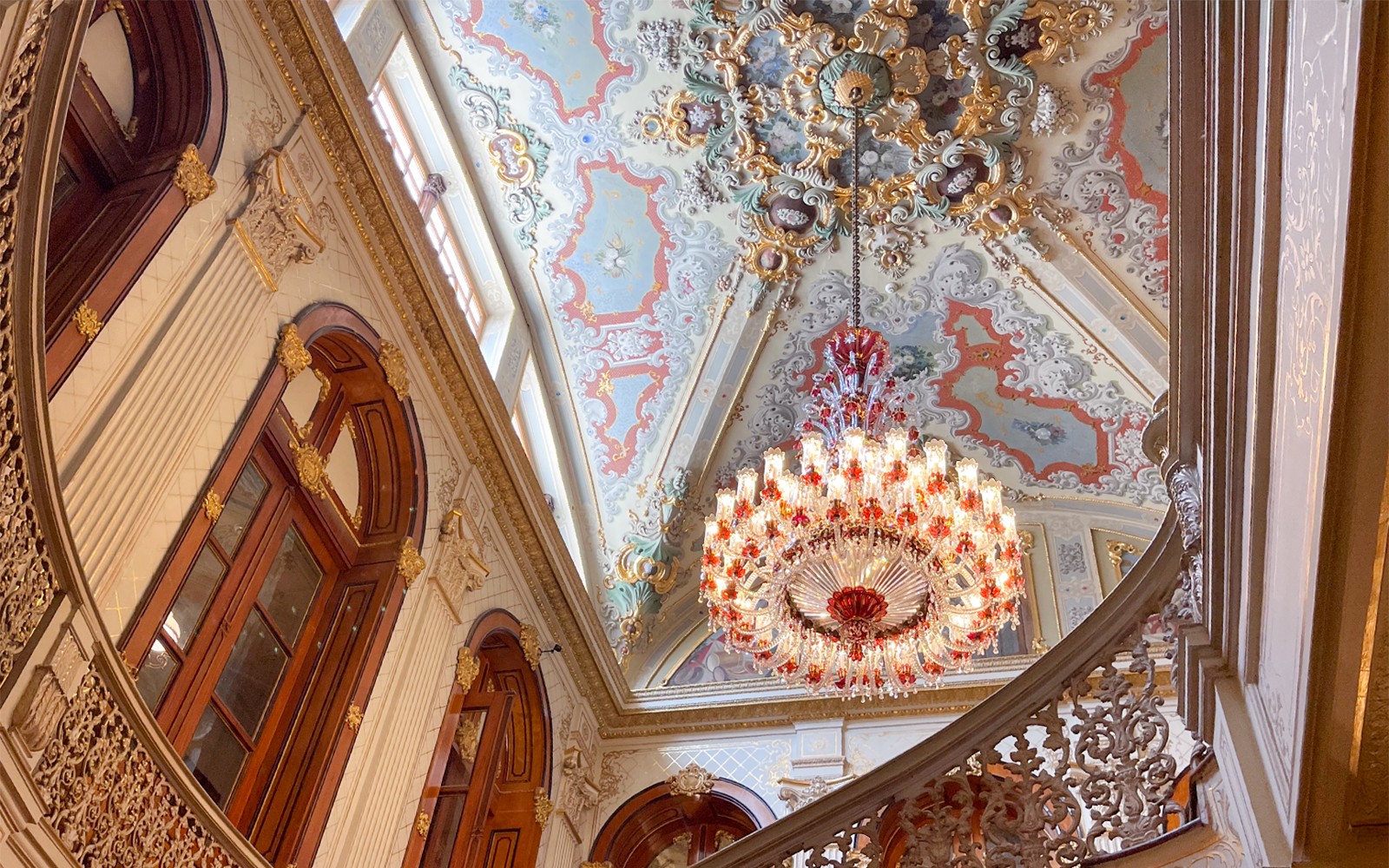 Combo: Dolmabahçe Palace & Harem Skip-the-Line Tickets with Audio Guide + Bosphorus Cruise — gallery 3