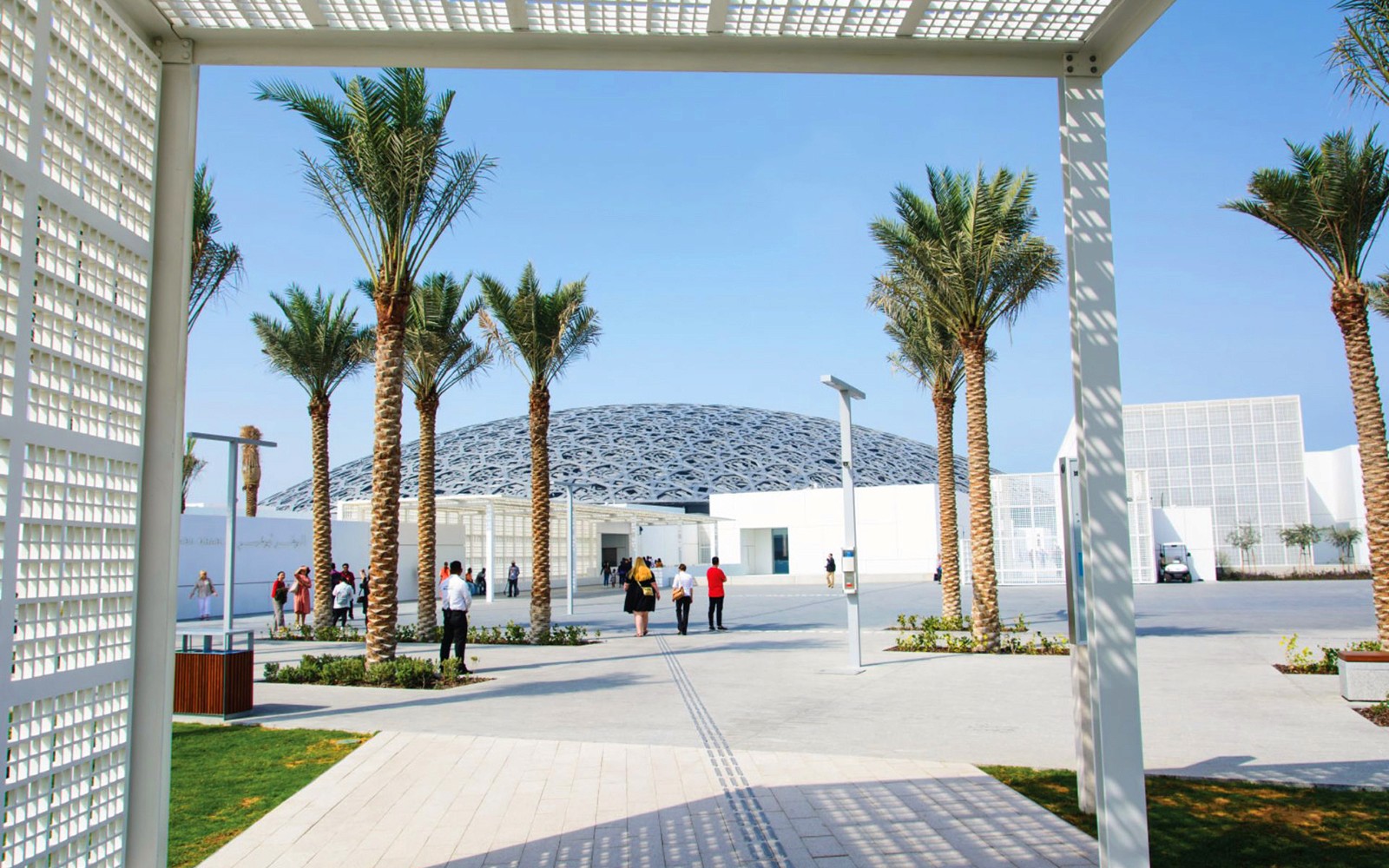 From Abu Dhabi: Half-Day Guided Tour of Abu Dhabi with Choice of Attraction Tickets