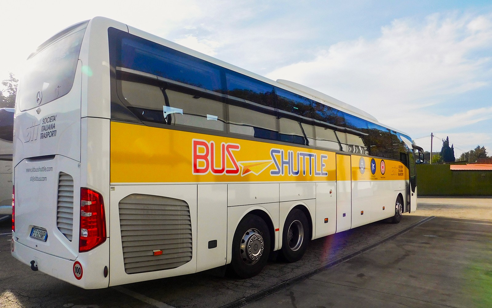 Shuttle Bus Transfers: Fiumicino Airport to/from Rome Termini Station by SIT
